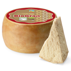 Organic-seasoned-grana-type-pecorino-cheese-Biogran
